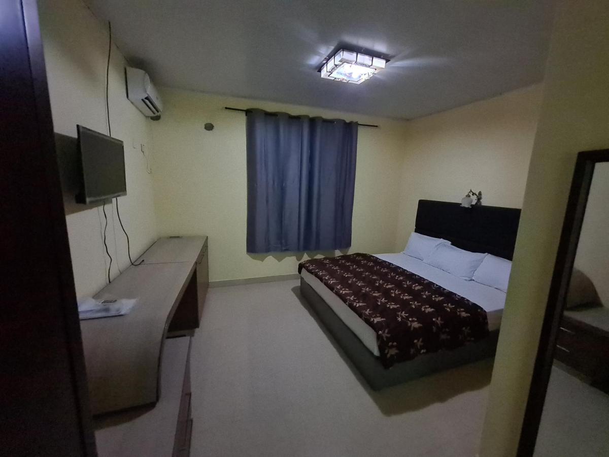 Kings Empire Hotel Freetown Buitenkant foto
